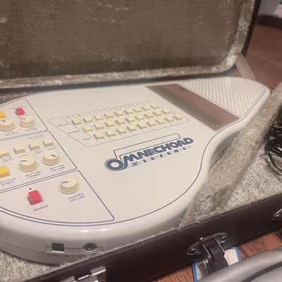 Suzuki OM-27 Omnichord 1981 - Ivory image 3