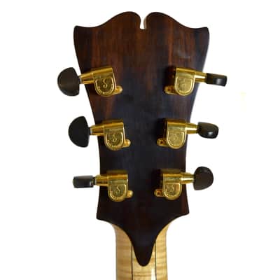 Hancock Custom Adelaide Cloud Nine Custom Owned by Kevin Neill from The Bachelors Bild 8