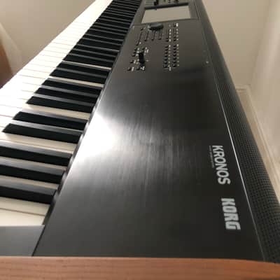 Korg KRONOS 2 88-Key Digital Synthesizer Workstation 2014 - Present - Black/Wood image 3