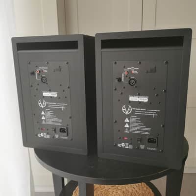 Eve Audio SC208 8" Active Studio Monitor - Black image 6