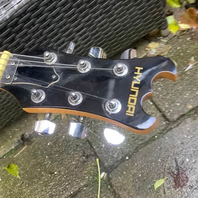 Hyundai Les Paul with Tremolo futuristic model Vintage 80’s floyd rose style Korea ? japan? image 3