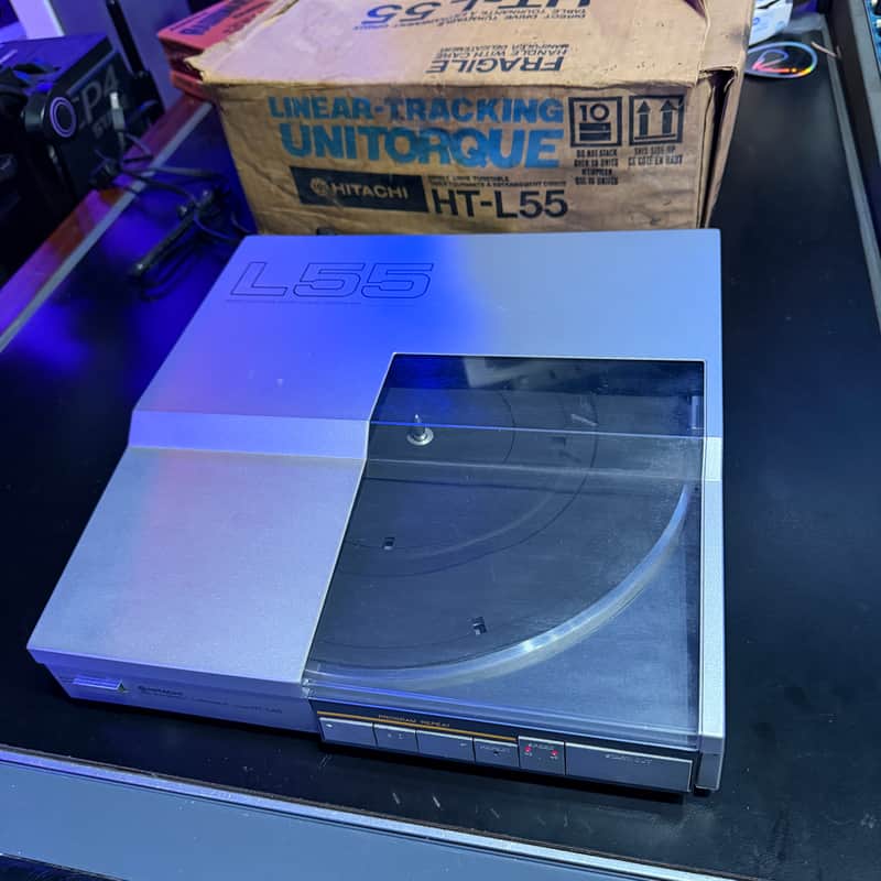 Hitachi HT-L55 Direct Drive Linear Tracking Turntable 1980s Silver