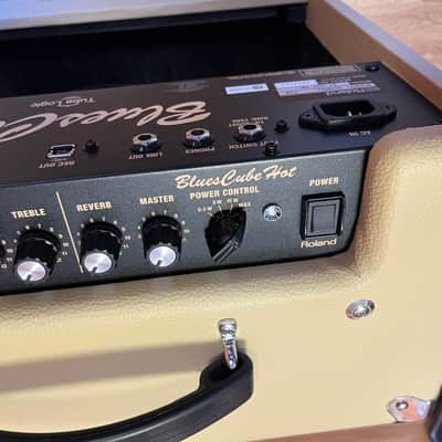 Roland Blues Cube Hot image 7