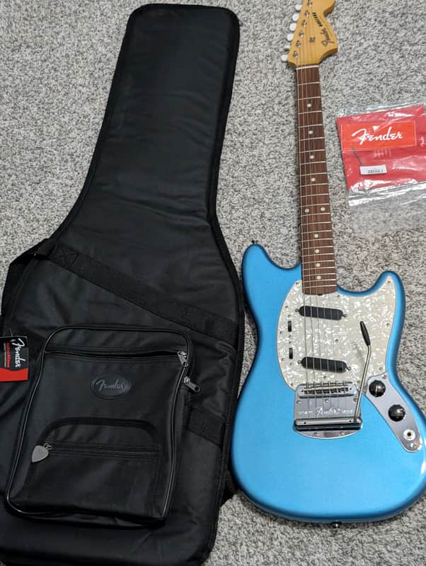 Fender Vintera '60s Mustang with Pau Ferro Fretboard