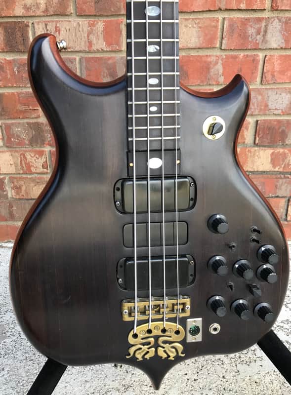 Alembic Series Graphite John Mcvie actual bass image 1