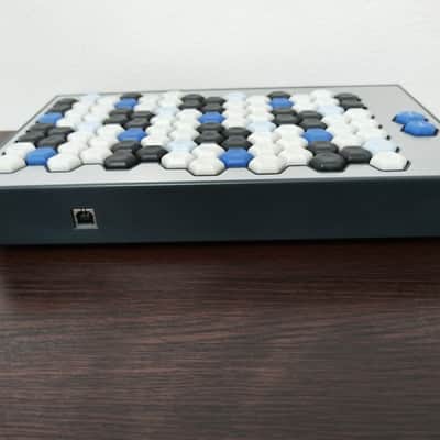 C-thru Axis 49 Controller midi keyboard image 5