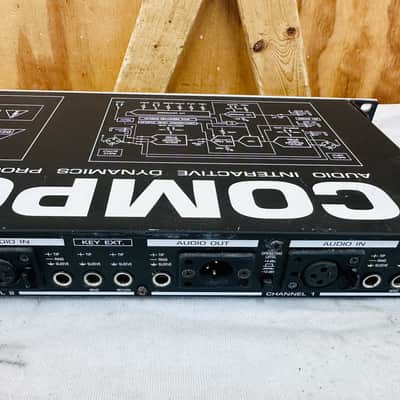 Behringer MDX 2100 Composer Audio Interactive Dynamics Processor - working image 6