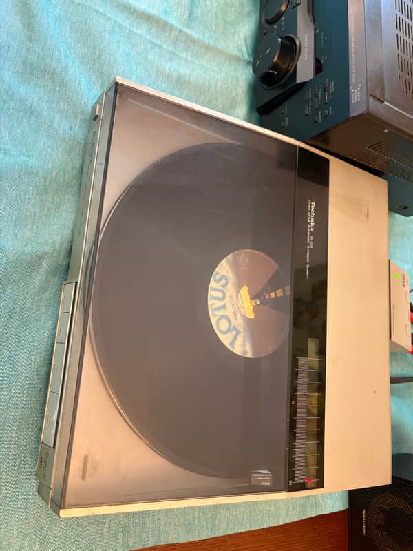 Technics SL-Q5 Turntable kit with preamp and receiver image 1