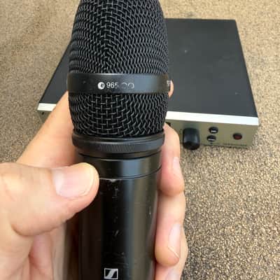 Immagine Sennheiser EW 500 G4-965 Handheld Wireless Microphone System with MMK 965 Capsule (GW1-Band: 558-608 MHz) 2010s - Black - 8