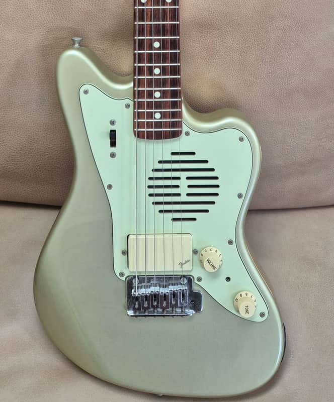 Fender Japan Jazzmaster Champ 1993-1994 - with Built In Speaker and distortion circuit