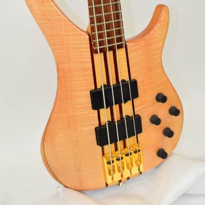 Peavey Cirrus 4 4-String Bass, Natural w/ Case image 3