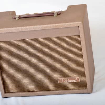DeArmond R5T 1960 - Tan Tolex- very clean image 5