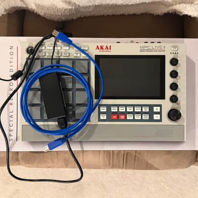 Akai MPC Live II Standalone Sampler / Sequencer Retro Edition 2020 - Present - Grey image 2