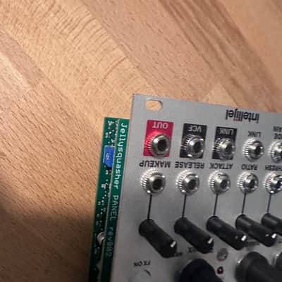 MINT Intellijel Jellysquasher Analog Compressor / Tone Shaper / Filter Eurorack SVF image 9