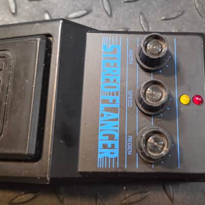 MXR M-203 Stereo Flanger Vintage Reticon R5106 Chip Missing Battery Door image 3