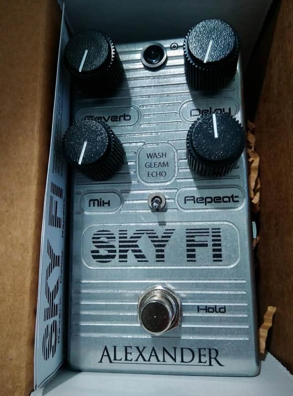 Alexander Sky Fi pedal 80s reverb/delay, 3 modes, infinite reverb, infinite delay, slow-build mode image 1