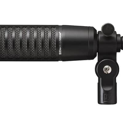 Electro-Voice RE320 Large Diaphragm Dynamic Vocal Microphone for Broadcasting, Podcasting, Recording, and Sound Reinforcement Applications image 3