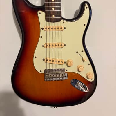 Fender American Vintage '62 Stratocaster 2000 - 2012 - 3-Color Sunburst image 2