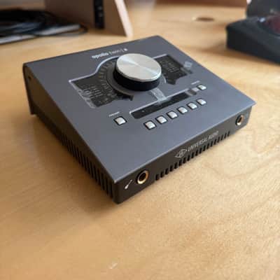 Universal Audio Apollo Twin X QUAD Thunderbolt 3 Audio Interface 2020 - Present - Gray image 2
