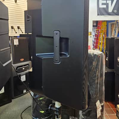 Yamaha DXR 15 MKII - Black image 3