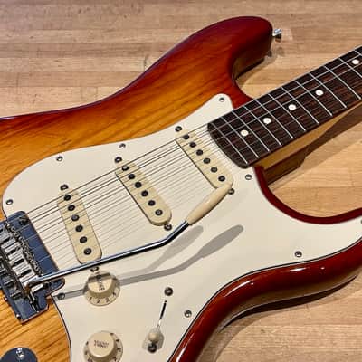 Fender American Professional Ash Stratocaster 2017 - Sienna Sunburst + Case image 2