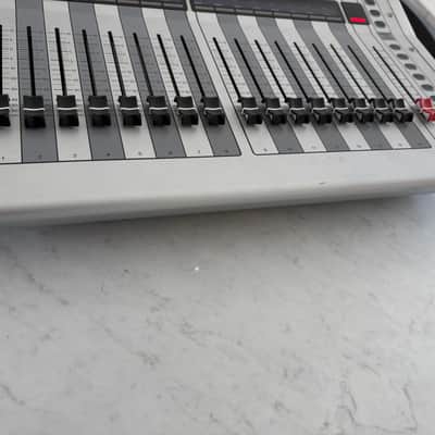 Yamaha TF1 40 Input Digital Mixing Console 2015 - Present - Grey / Black image 8