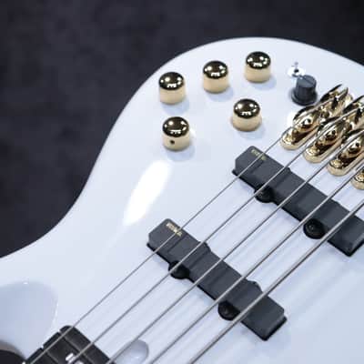 Yamaha BBNE2 Nathan East Signature Model 5-String White Electric Bass w/Case image 11