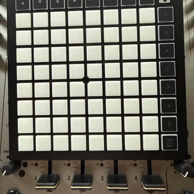 Novation Launchpad Mini MKIII Pad Controller 2019 - Present - Black