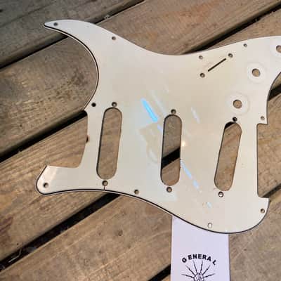 General Vintage Tone  Stratocaster 1962 pickguard 3 ply Aged guard vintage WH 1962 White image 5