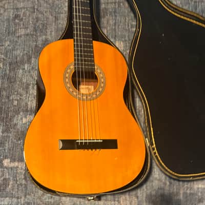 Dixon DC-10 Classical Guitar – Made in Korea – Vintage Nylon String w/ Hard Case image 2