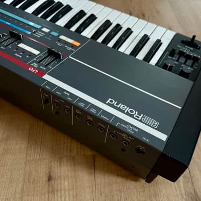 Roland Juno-106 61-Key Programmable Polyphonic Synthesizer (Full service / Warranty) image 3