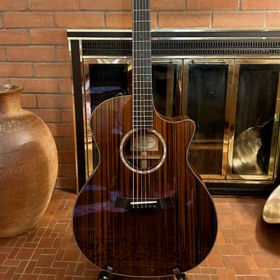 Taylor Limited Edition Custom Shop Grand Auditorium Sinker Redwood acoustic guitar  2014 - Sinker Redwood gloss top image 7