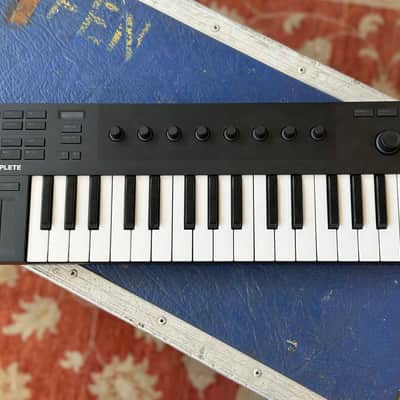 Native Instruments Komplete Kontrol M32 image 1