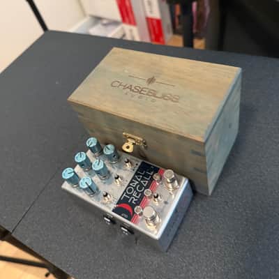 Chase Bliss Audio Tonal Recall Analog Delay 2016 - 2017 - Graphic with Blue Knobs image 3