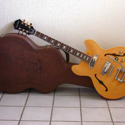 John Lennon Ltd. Ed. Epiphone 1965 Revolution Casino Natural image 10