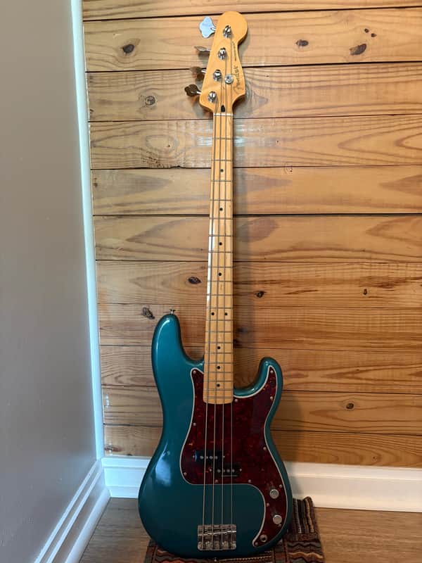 Fender Player Precision Bass with Maple Fretboard