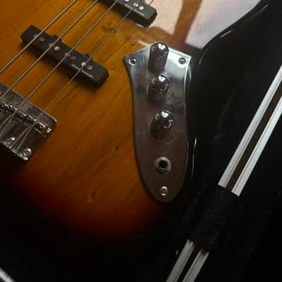 Squier Vintage Modified Jazz Bass Fretless 2007 - 2018 - 3-Color Sunburst image 3
