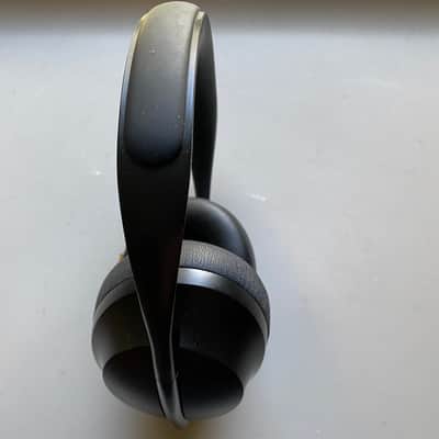 Bose Headphones 700 Wireless Noise Canceling with charging case (Read) image 6