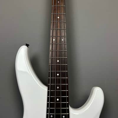 Yamaha TRBX304 2025 - White image 5