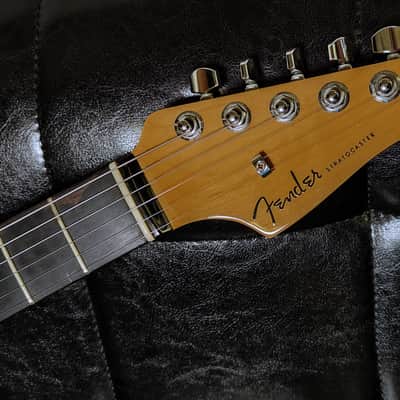 Fender Elite Stratocaster with Seymour Duncan "Bonnie" Pickups image 3