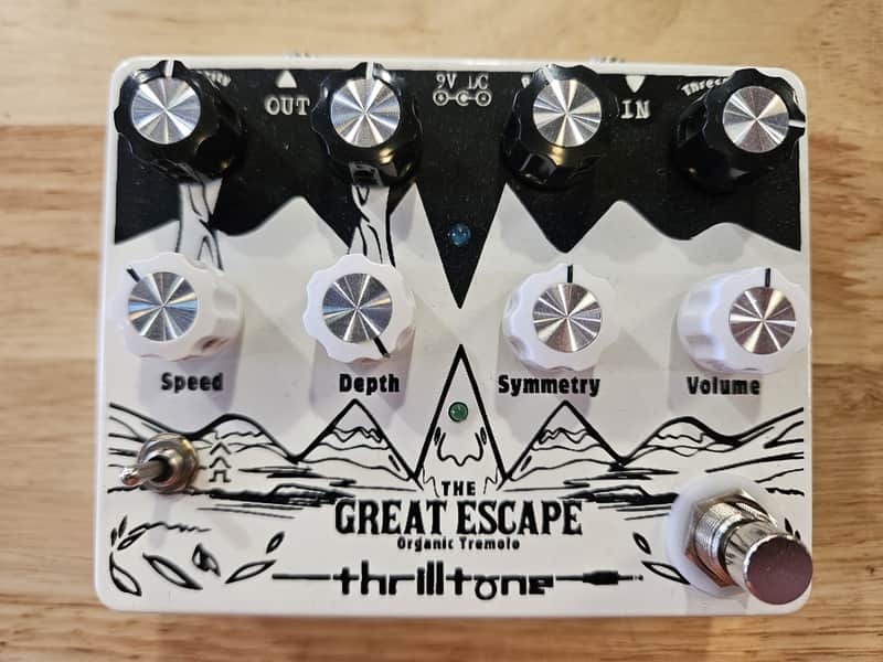 Thrilltone The Great Escape 2018 black/white image 1