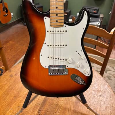 1994 Fender 40th Anniversary American Standard Stratocaster with Maple Fretboard Brown Sunburst image 2