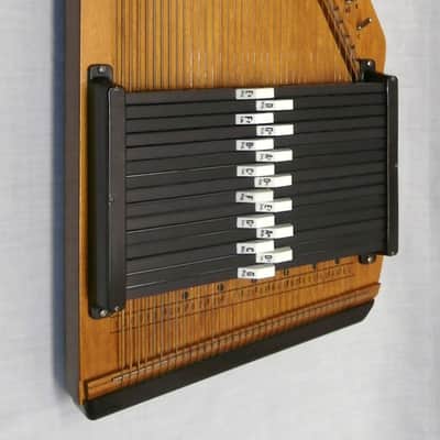 Vintage 1967-68 Oscar Schmidt Model OM-15 'Silvertone' 15-Chord Autoharp. image 3