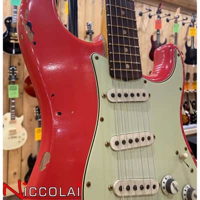 FENDER Michael Landau Signature 1963 Stratocaster, Round-Laminated Rosewood, Fiesta Red over 3-Color Sunburst image 9
