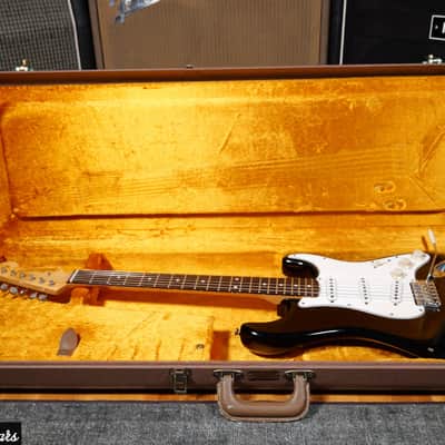 2006 Fender Custom Shop Relic 1960 Stratocaster Black over Sunburst image 5