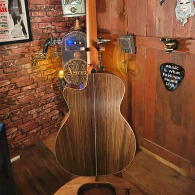 Vintage 3 OMc SR SB SPA 118475 with FREE Furch Guitar Strap and Original CNR image 3