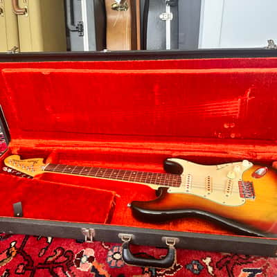 Fender Stratocaster Hardtail with 3-Bolt Neck, Rosewood Fretboard 1971 - 1977 - Sunburst image 7