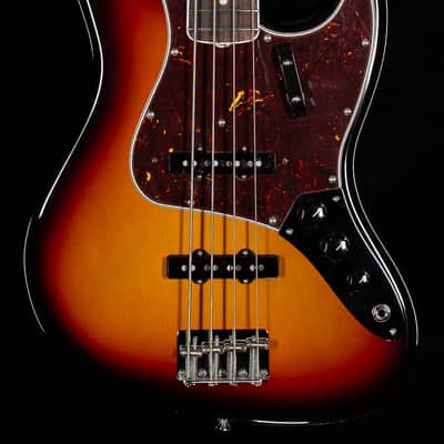 Fender American Vintage II 1966 Jazz Bass Rosewood Fingerboard 3-Color Sunburst (898) image 3