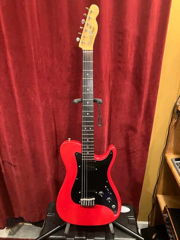 Fender Bullet Single Cutaway with Rosewood Fretboard 1981 - 1982 - Red
