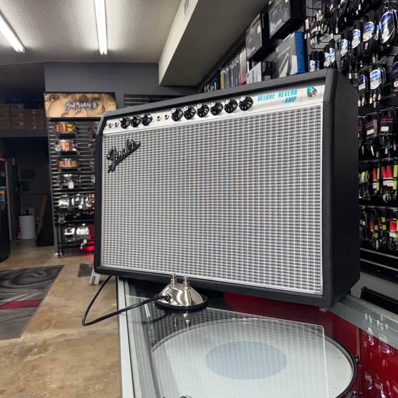Fender '68 Custom Deluxe Reverb 2-Channel 22-Watt 1x12" Guitar Combo image 1